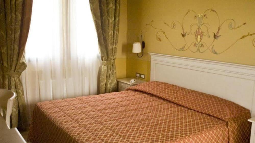 Hotel La Fornace San Vicenzo di Galliera Екстериор снимка